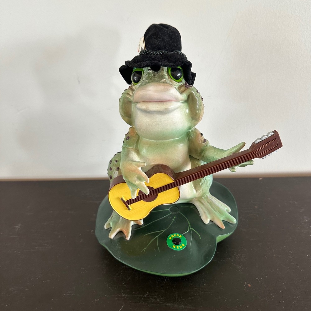 Dan Dee The Gambler Dancing Singing Animated Frog Guitar Lily Pad Kenny Rogers